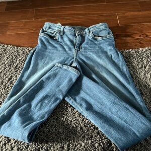 Women’s mid rise skinny jeans